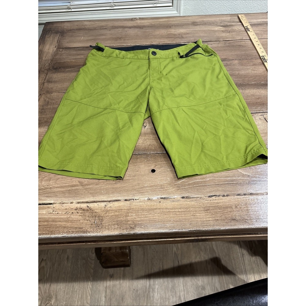 Specialized Shorts Men's Size 36Relaxed Fit Green
